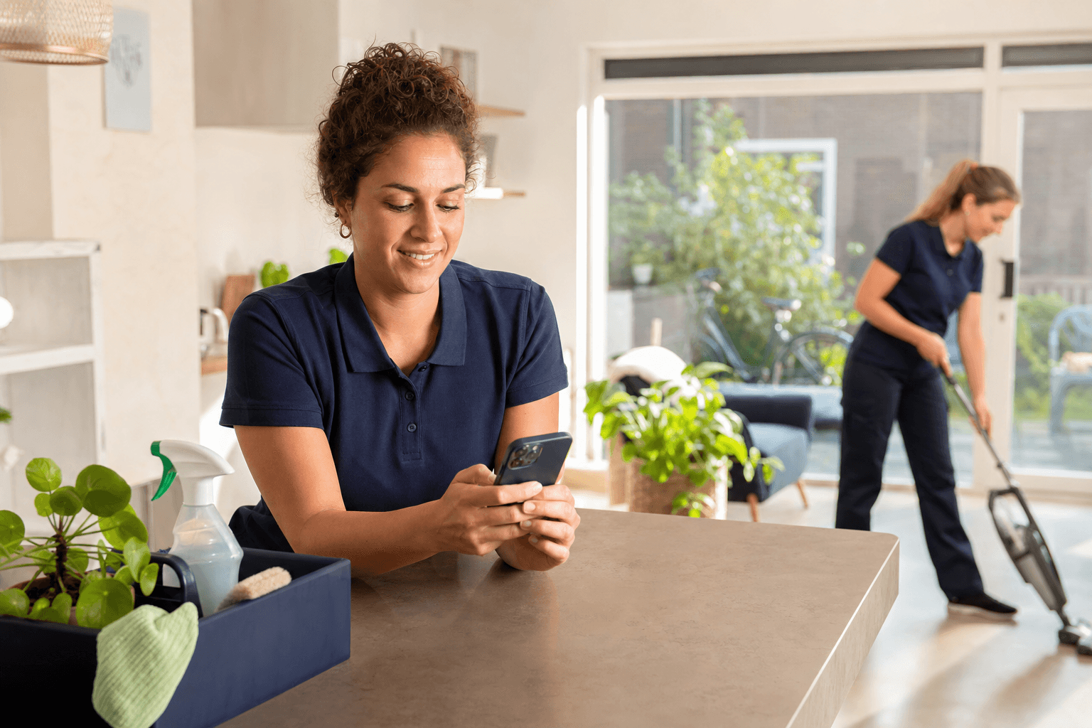 Schoonmaker plant haar flexibele werkdag via haar telefoon